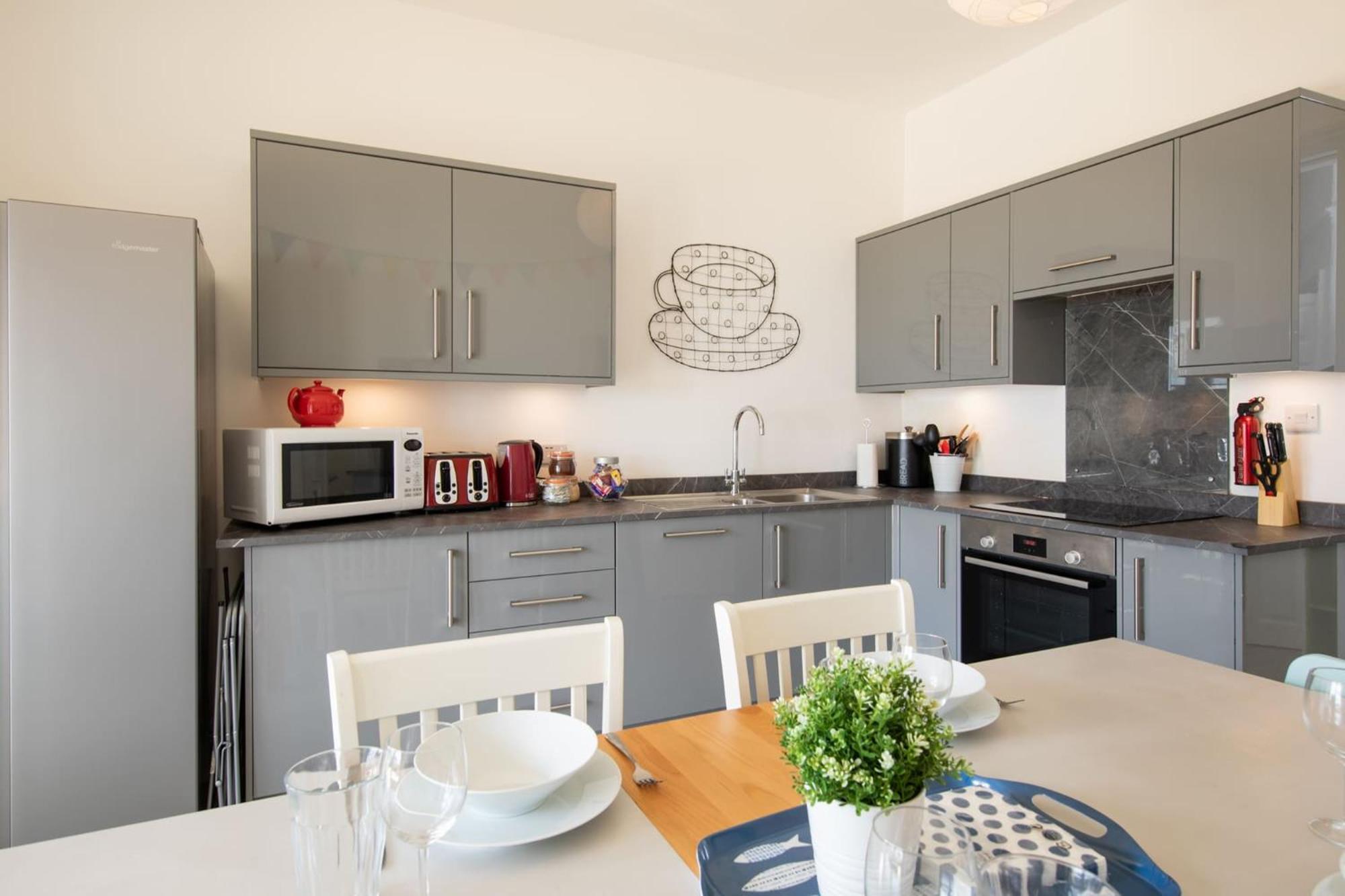 Absolute Beachfront With Decked Garden Oasis And Views Bognor Regis Exterior photo