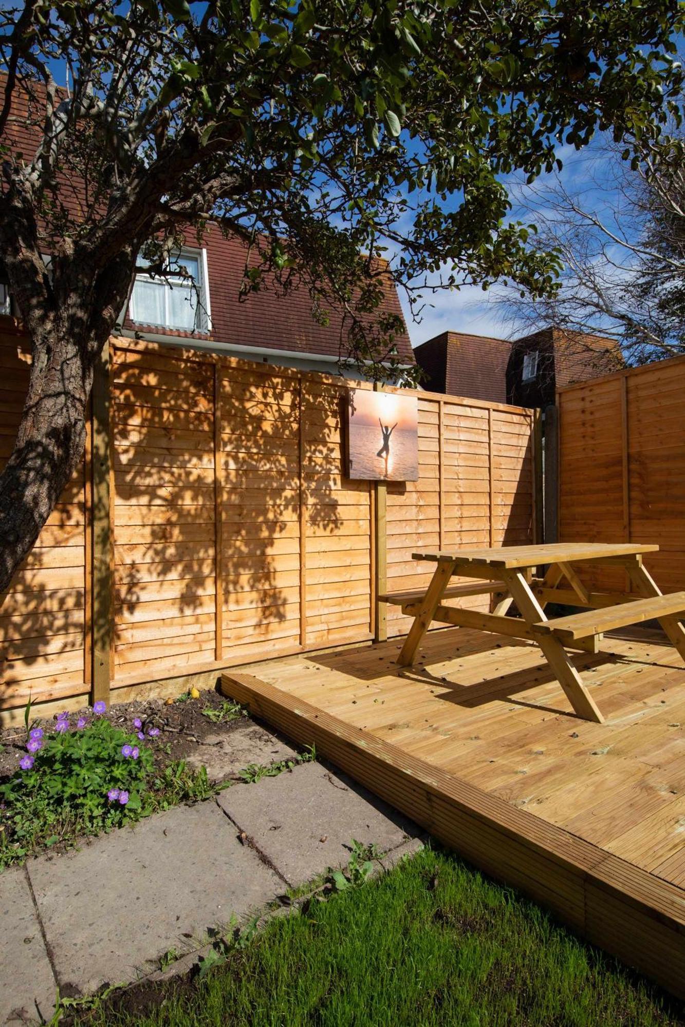 Absolute Beachfront With Decked Garden Oasis And Views Bognor Regis Exterior photo