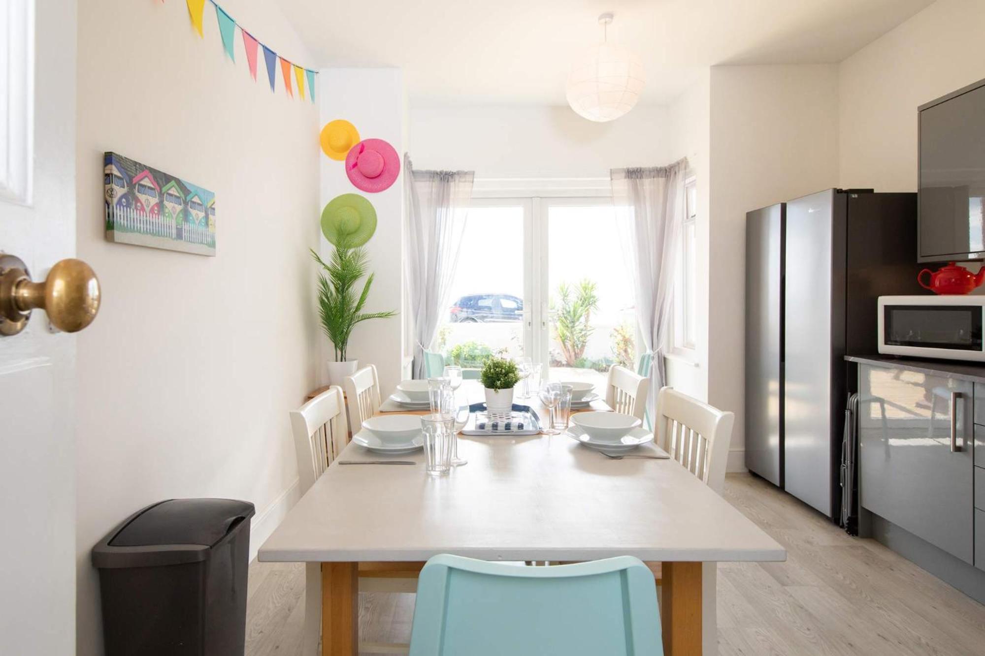Absolute Beachfront With Decked Garden Oasis And Views Bognor Regis Exterior photo