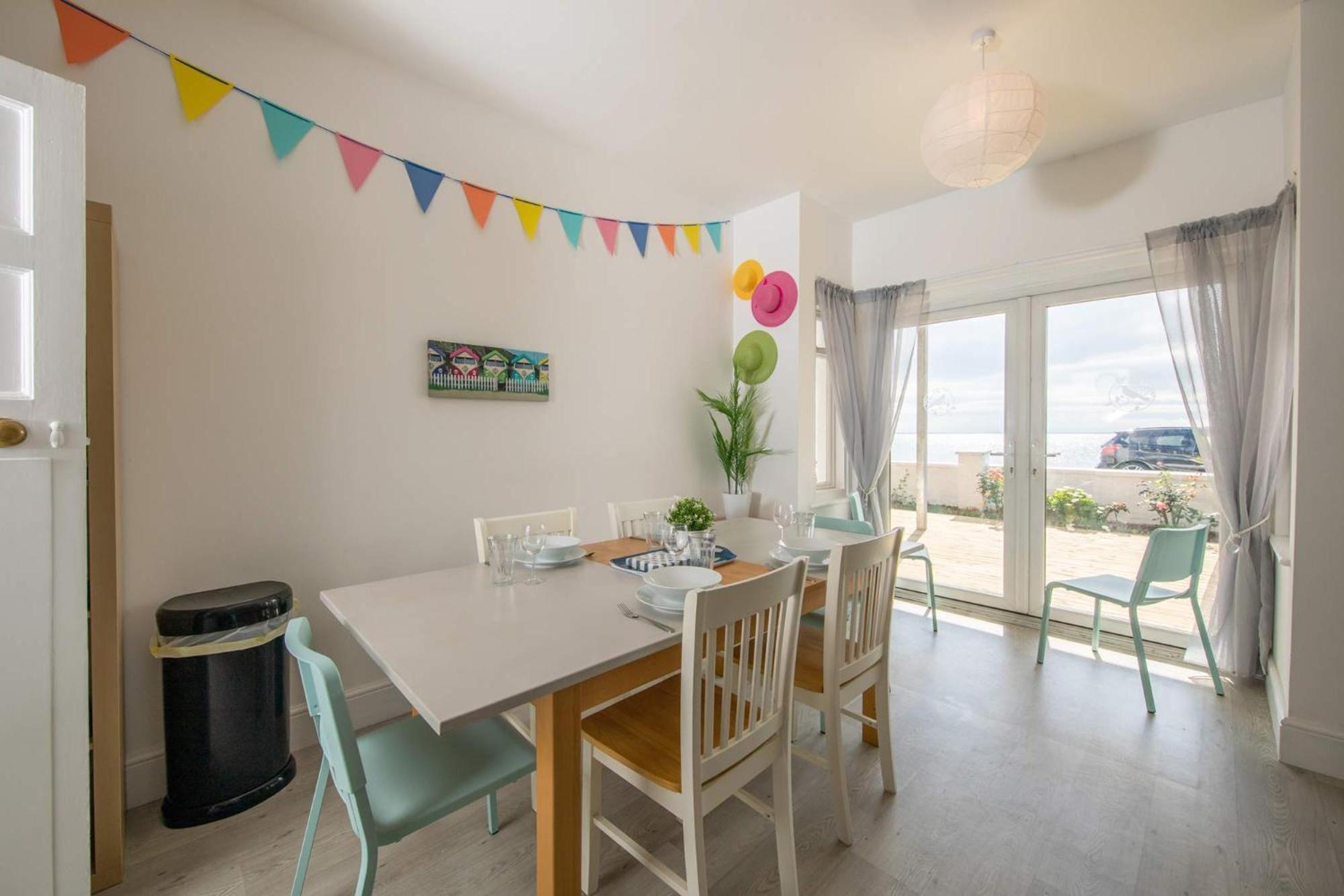 Absolute Beachfront With Decked Garden Oasis And Views Bognor Regis Exterior photo
