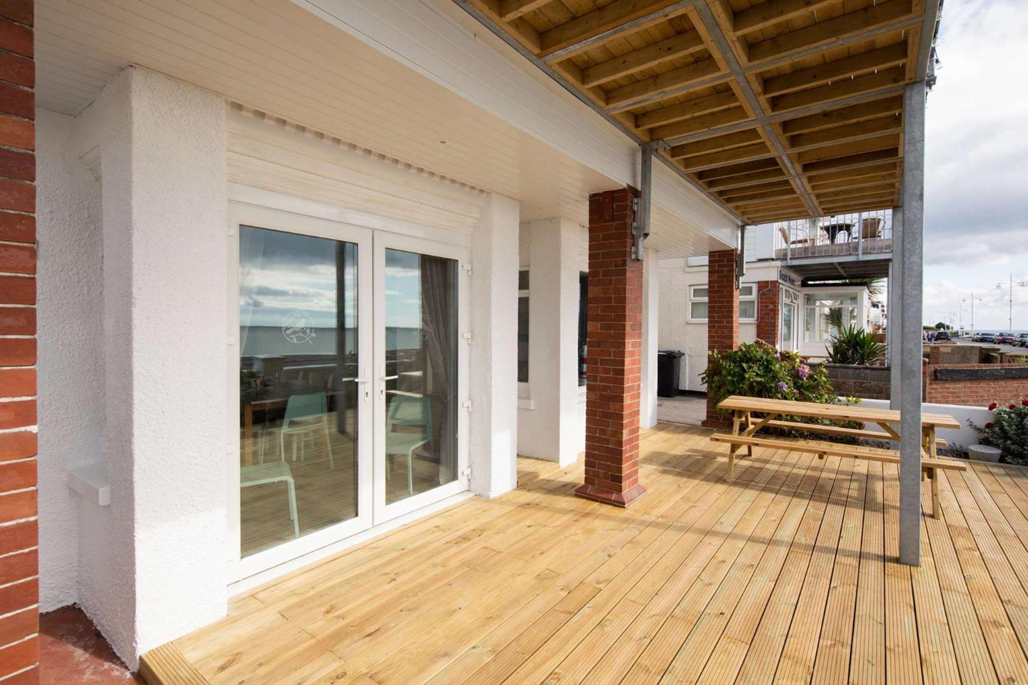 Absolute Beachfront With Decked Garden Oasis And Views Bognor Regis Exterior photo