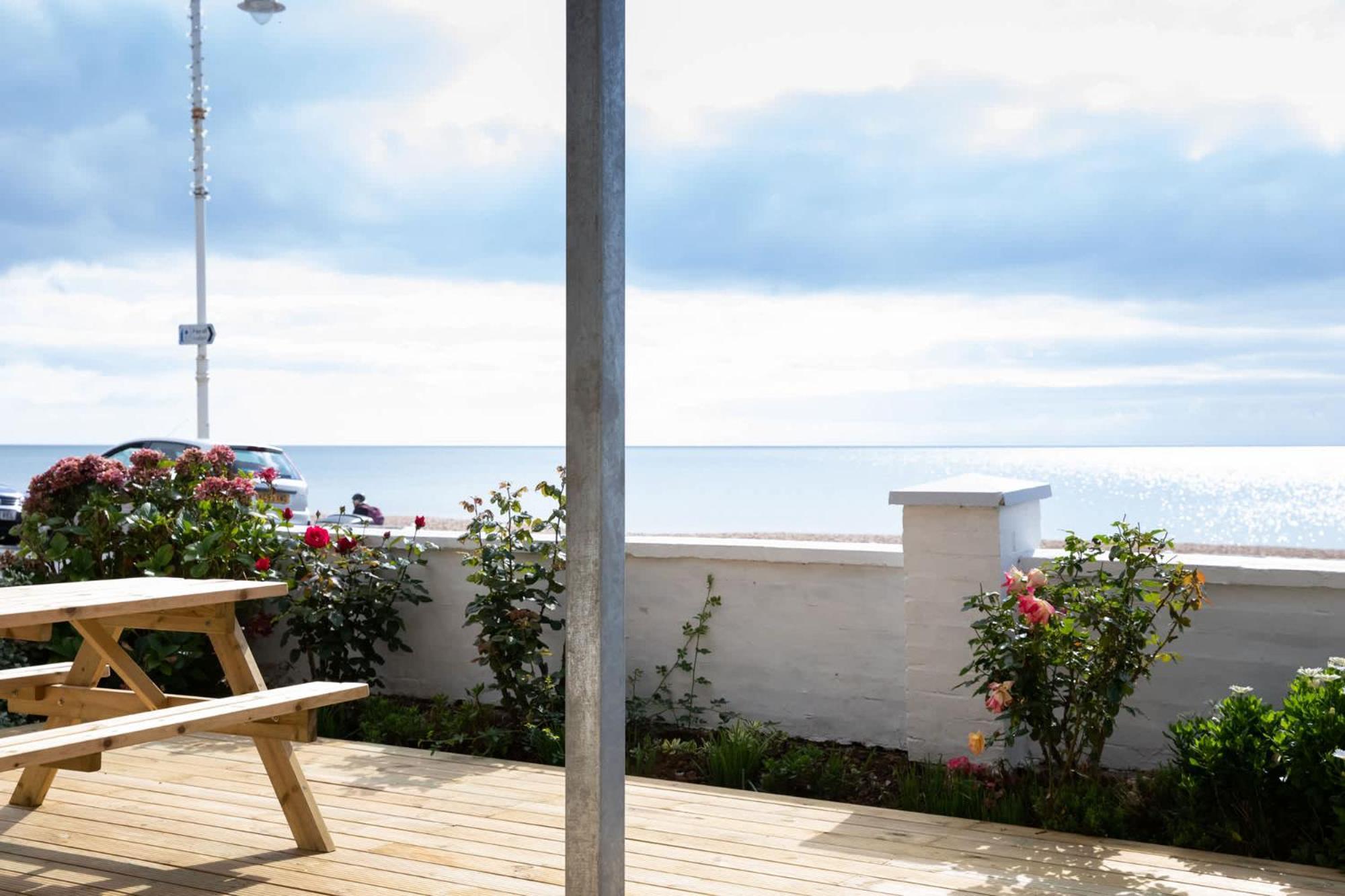 Absolute Beachfront With Decked Garden Oasis And Views Bognor Regis Exterior photo